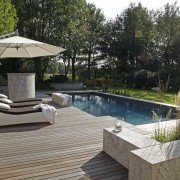 Holzdeck mit verdeckter Verschraubung