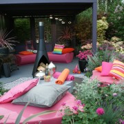 Avantgarde Garten in pink - kleiner Graoßstadtgarten